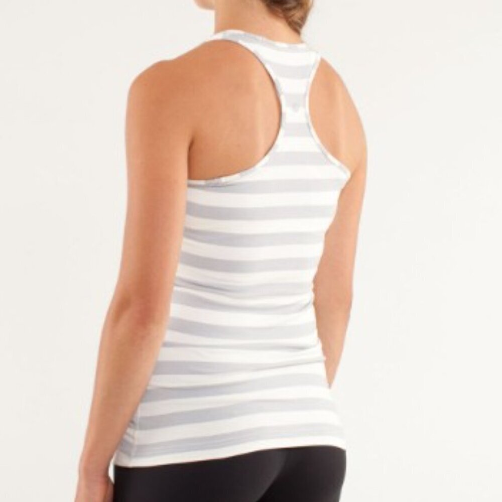 LULULEMON Cool Racerback Tank. Size 6 - Picture 2 of 6